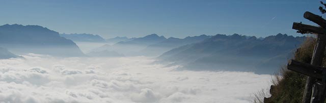 Nebel ueber dem Rheintal